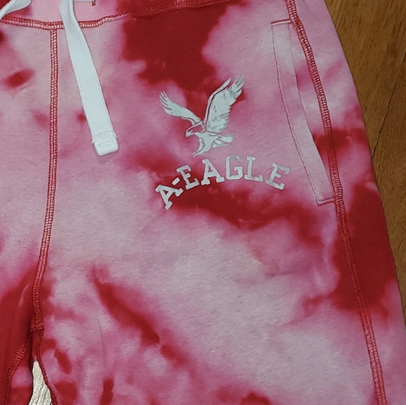 American Eagle Red Tie-Dye Shorts - Picture 12 of 12
